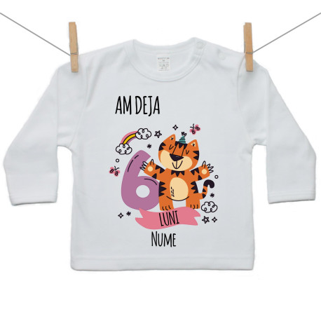 Tricou cu mânecă lungă Am deja 6 luni cu un animăluț Tricou cu mânecă lungă Am deja 6 luni cu un animăluț