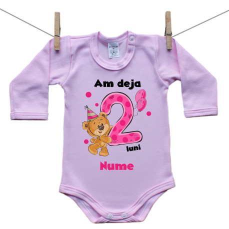 Body roz cu mânecă lungă Am deja 2 luni cu ursuleț și numele copilului Fetiță Body roz cu mânecă lungă Am deja 2 luni cu ursuleț și numele copilului Fetiță