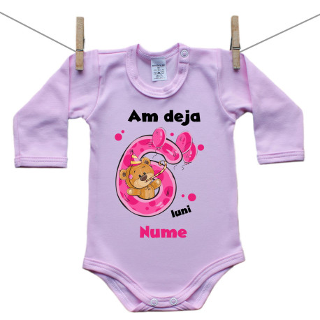 Body roz cu mânecă lungă Am deja 6 luni cu Ursuleț și numele copilului Fetiță Body roz cu mânecă lungă Am deja 6 luni cu Ursuleț și numele copilului Fetiță