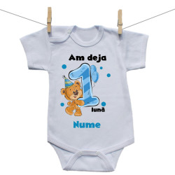 Body cu mânecă scurtă Am deja 1 lună cu ursuleț și numele bebelușului Băiat