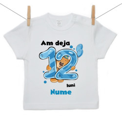 Tricou cu mânecă scurtă Am deja 12 luni cu ursuleț și numele copilului Băiat