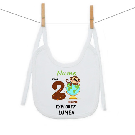 Bavetă cu șnur Deja 2 luni explorez lumea Bavetă cu șnur Deja 2 luni explorez lumea