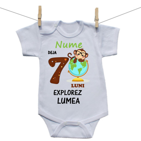 Body cu mânecă scurtă Deja 7 luni Explorez lumea Body cu mânecă scurtă Deja 7 luni. Explorez lumea