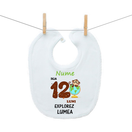 Bavetă cu capse Deja 12 luni. Explorez lumea Bavetă cu capse Deja 12 luni. Explorez lumea